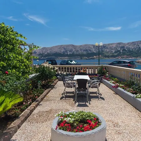 Guest house Guest House Villa Baska 3*