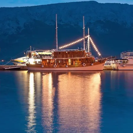 Guest House Villa Baska Πανσιόν 3*